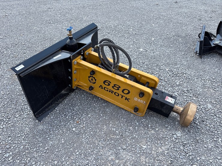 #28435-•-agrotk-680-post-driver-image-2