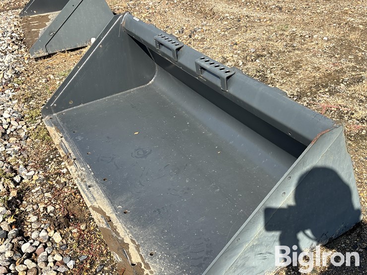 bobcat-68”-heavy-duty-skid-steer-bucket-image-10