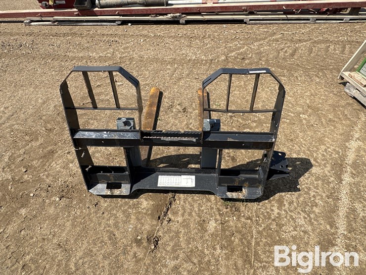 bobcat-48”-hd-walk-thru-skid-steer-pallet-forks-image-6