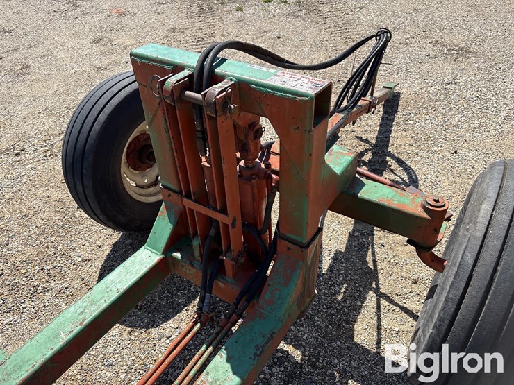 kuhn-30'-grain-drill-transport-image-12