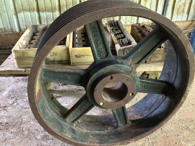#154-•-chipper-knives-and-pulley-wheel-image-6