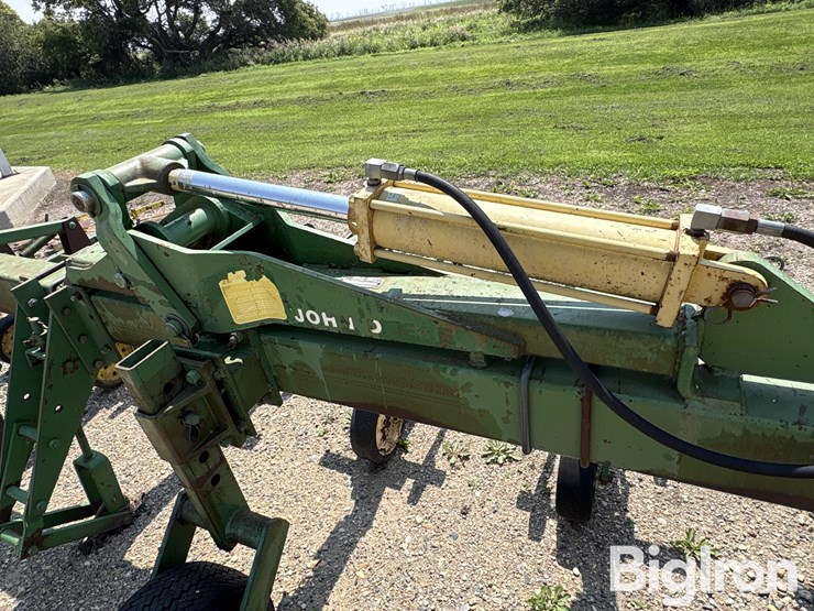 john-deere-845-image-13