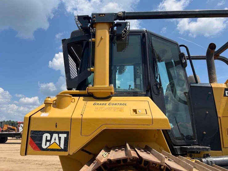 2019-caterpillar-d6n-lgp-image-23