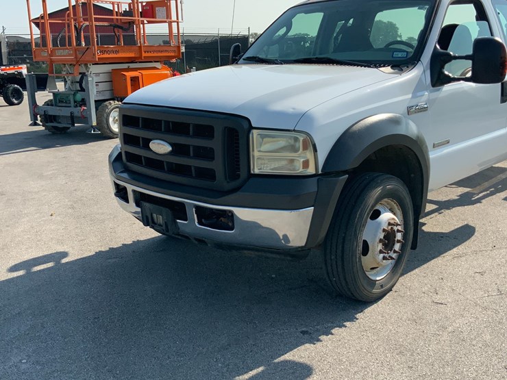 2005-ford-f450-xl-image-19