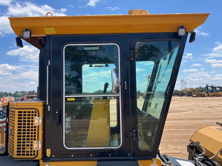 2023-smith-challenger-scm-400-sweeper-image-17