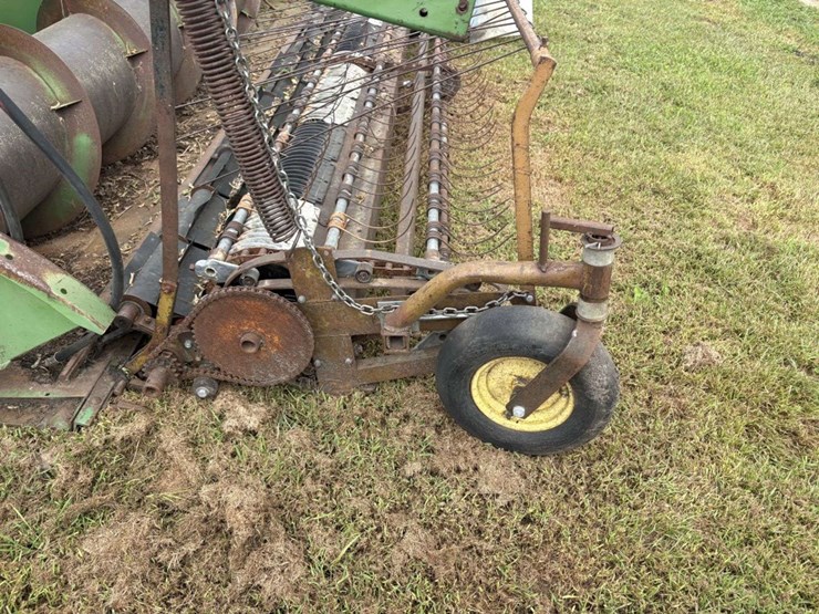 john-deere-224-image-11