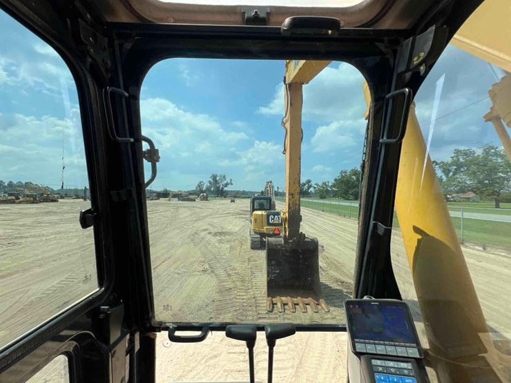 2018-komatsu-pc360-lc-11-image-42