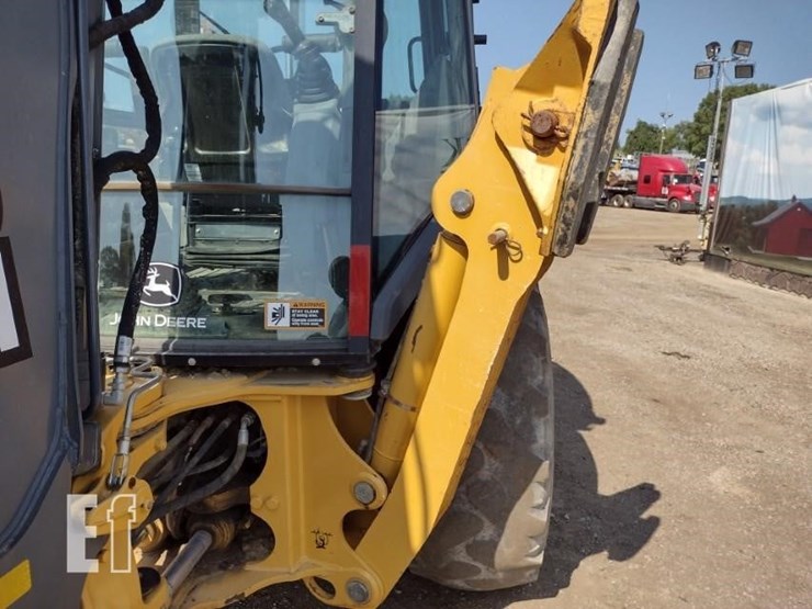 2017-deere-310sl-image-36
