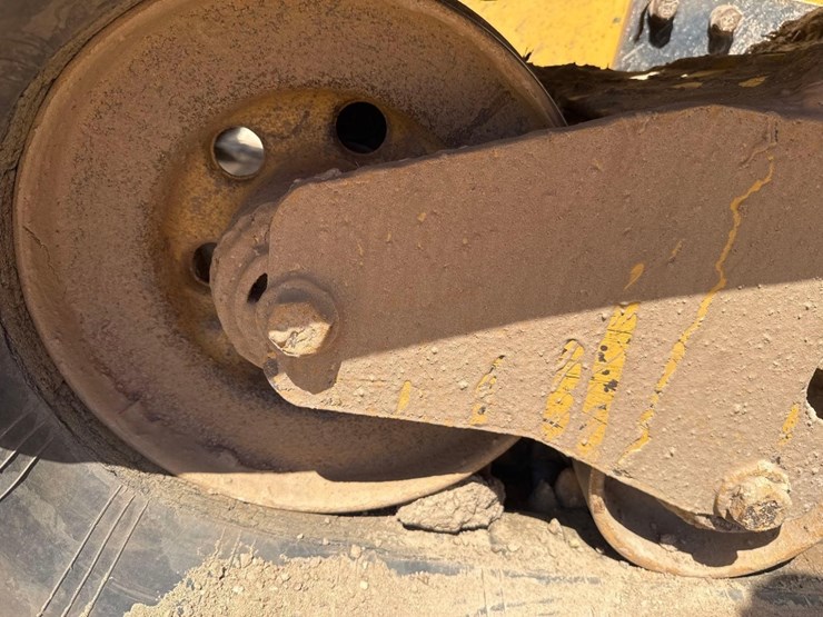 2018-caterpillar-299d2-image-12