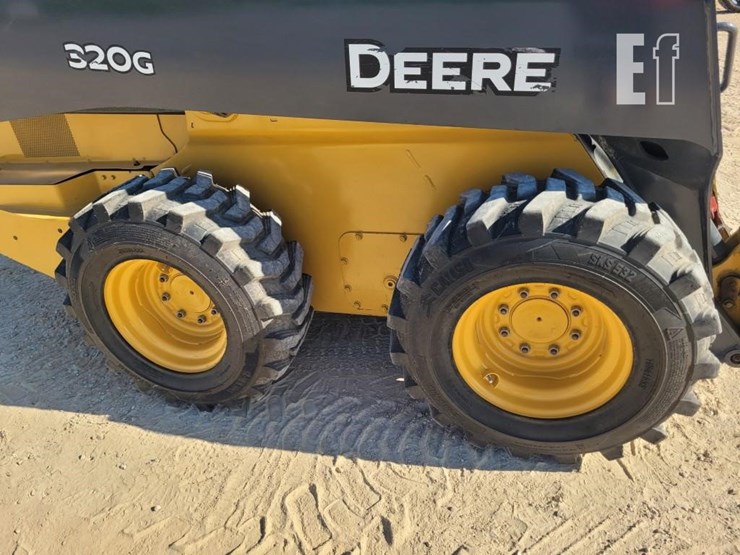 deere-320g-image-6