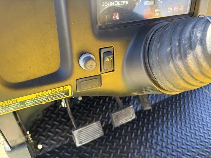 john-deere-gator-image-14