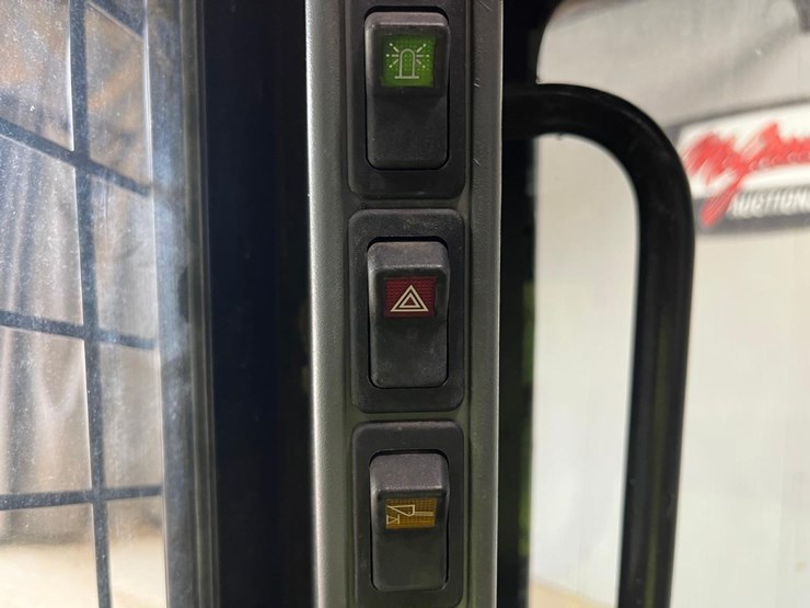 new-holland-c232-image-30