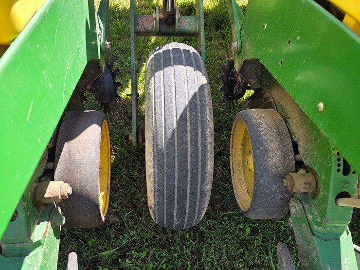 john-deere-7200-image-29