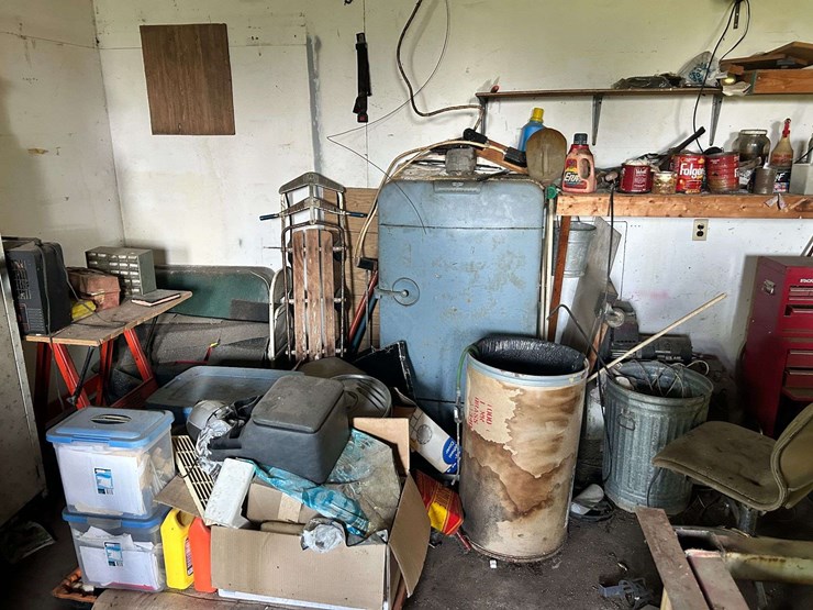 contents-of-garage-on-907-n.-870-st.-e.-image-4