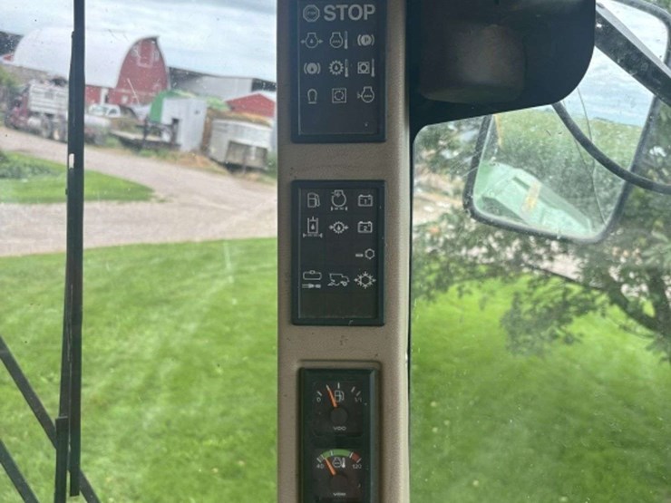 john-deere-6810-image-21