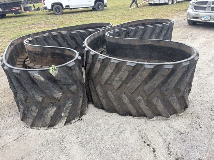 (2)-36”-tractor-tracks,-damaged,-buying-all-for-one-money-image-4