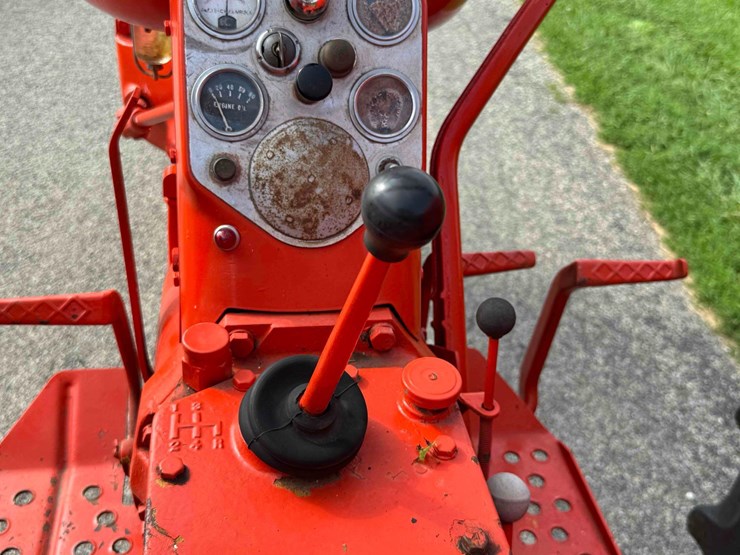 1963-allis-chalmers-d17-image-7