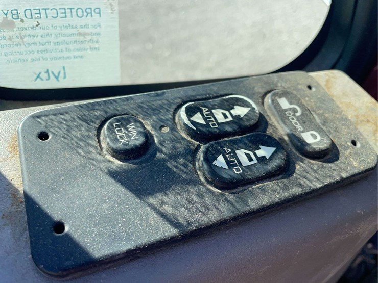 2015-navistar-prostar-day-cab---automatic-transmission-image-18
