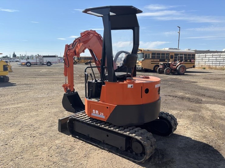 kubota-sr25-hydraulic-excavator-image-4
