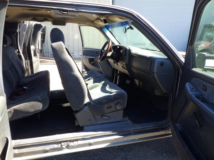 2002-chevrolet-2500-image-6