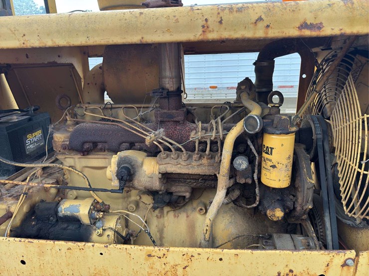 caterpillar-120-image-23