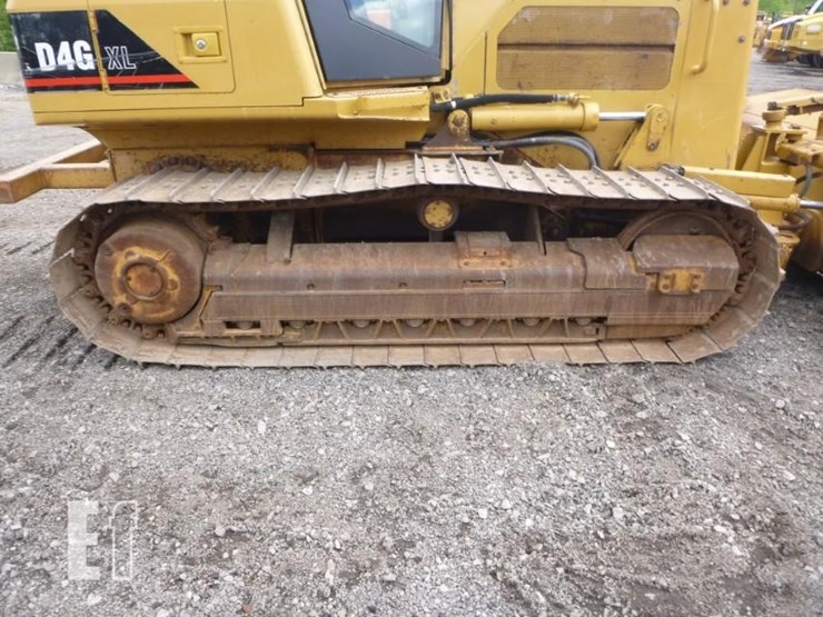 2005-caterpillar-d4g-xl-image-31