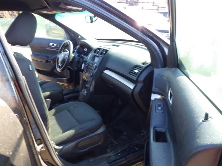 2018-ford-explorer-image-6