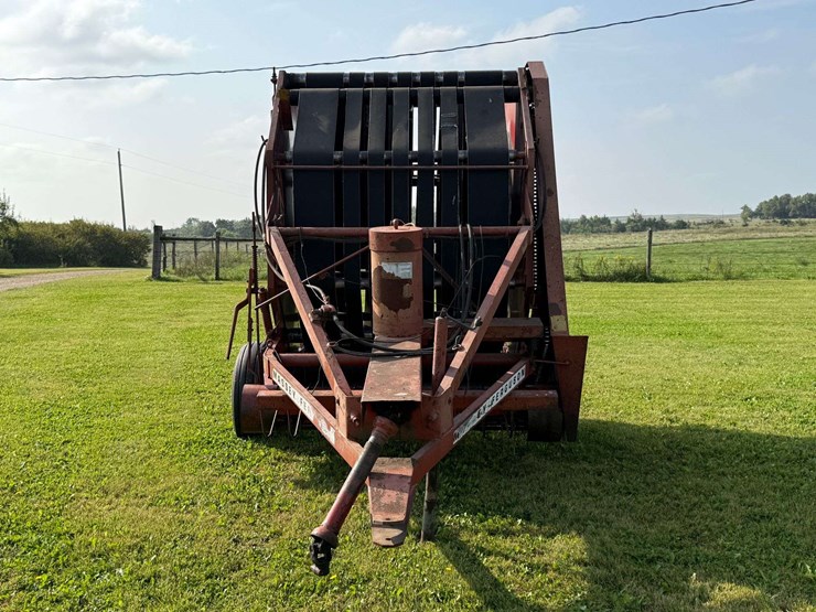 massey-ferguson-560-image-4