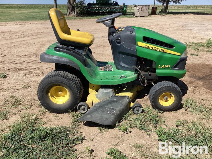 2009-john-deere-la145-image-4