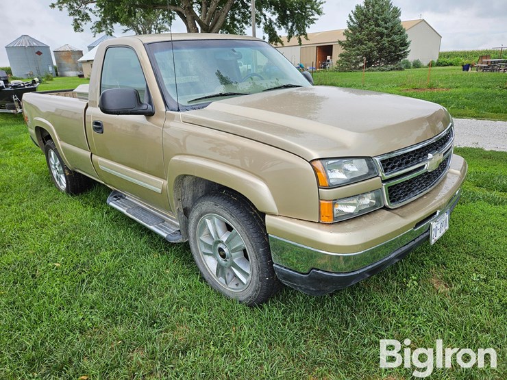 2006-chevrolet-silverado-1500-image-3