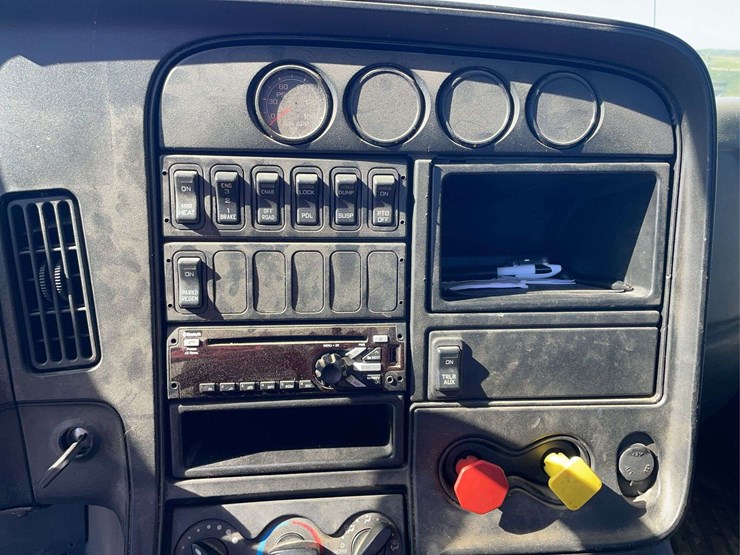2015-navistar-prostar-day-cab---automatic-transmission-image-10