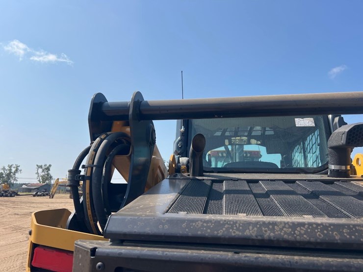 2024-caterpillar-255-skid-steer-image-14