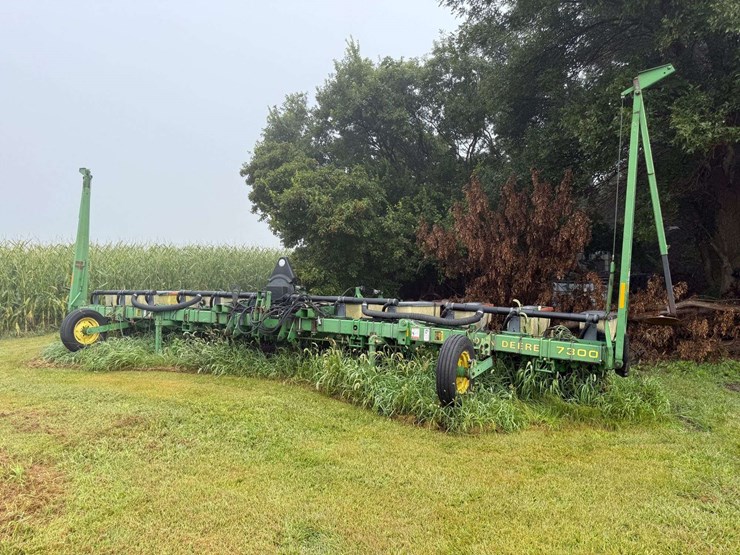 2006-john-deere-7300-image-9