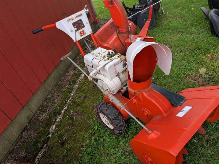 #3015-•-simplicity-sno-away-snowblower-image-7