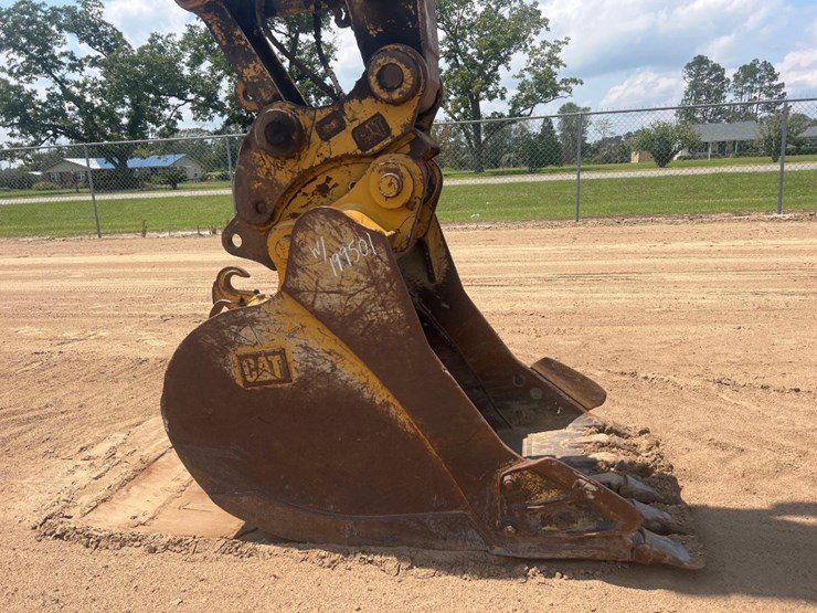 2015-caterpillar-323fl-image-9
