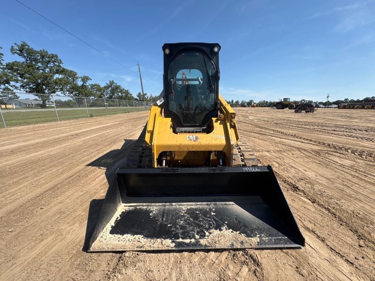 2023-caterpillar-299d3-image-3