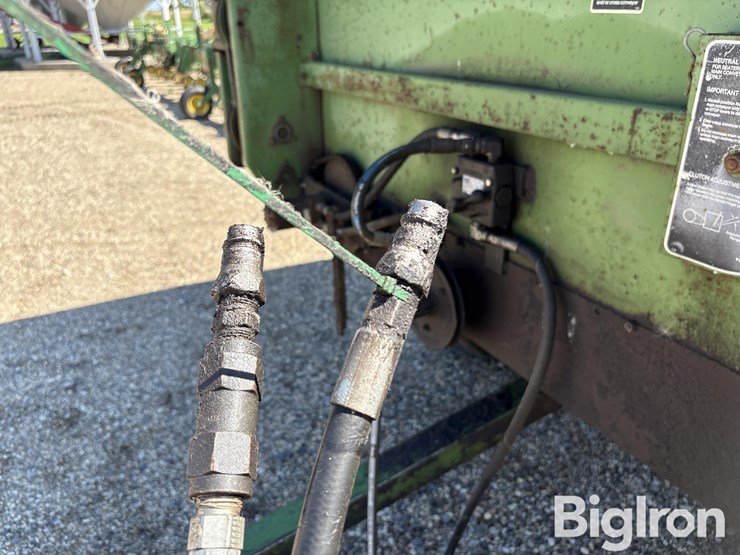 john-deere-714-image-10