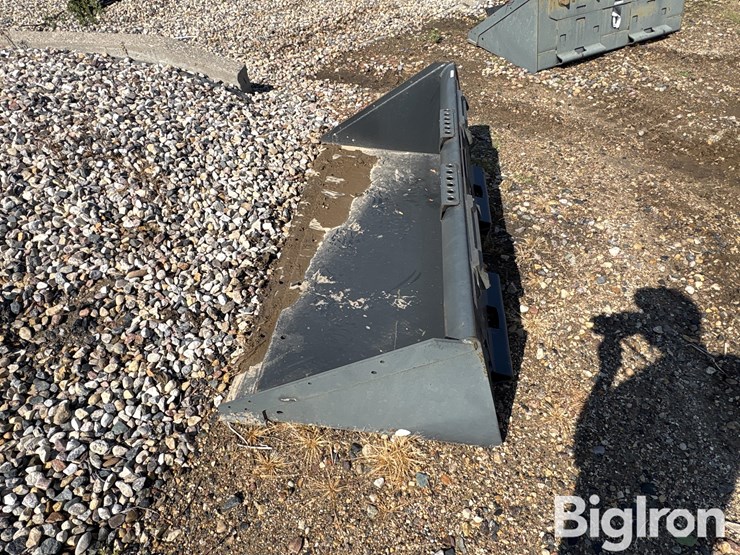 bobcat-68”-heavy-duty-skid-steer-bucket-image-8