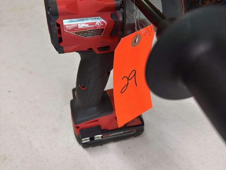 milwaukee-1/2"-hammer-drill-image-2