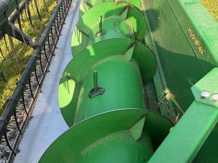2013-john-deere-635f-image-15