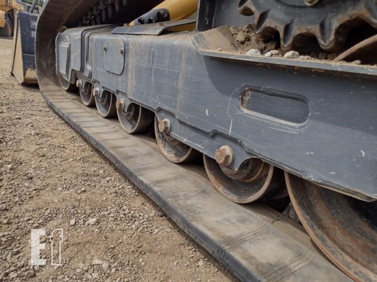 2023-deere-331g-image-23