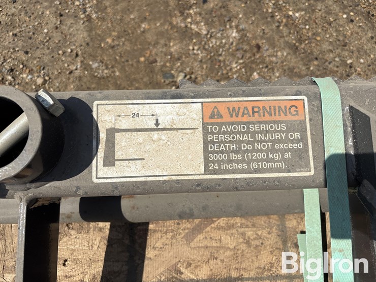 cnh-3-prong-skid-steer-bale-spear-image-17