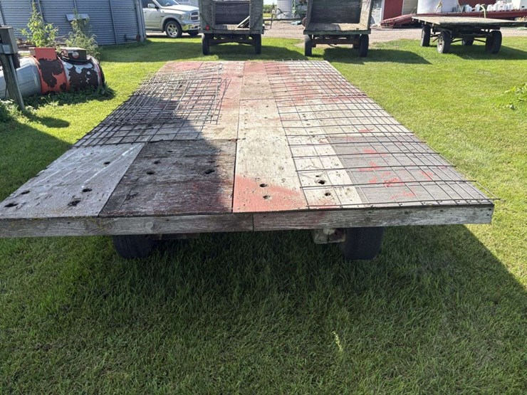 flat-hay-rack,-7.5’x14.5’,-plywood-deck,-*wire-panels-not-included-image-5