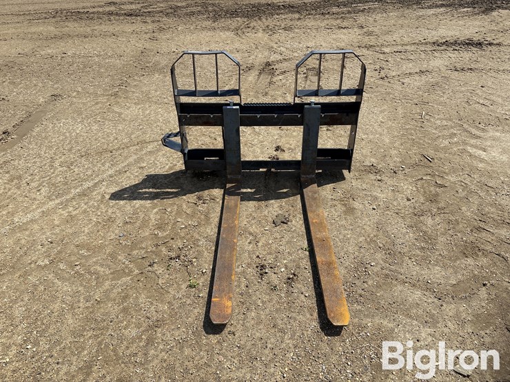 bobcat-48”-hd-walk-thru-skid-steer-pallet-forks-image-2