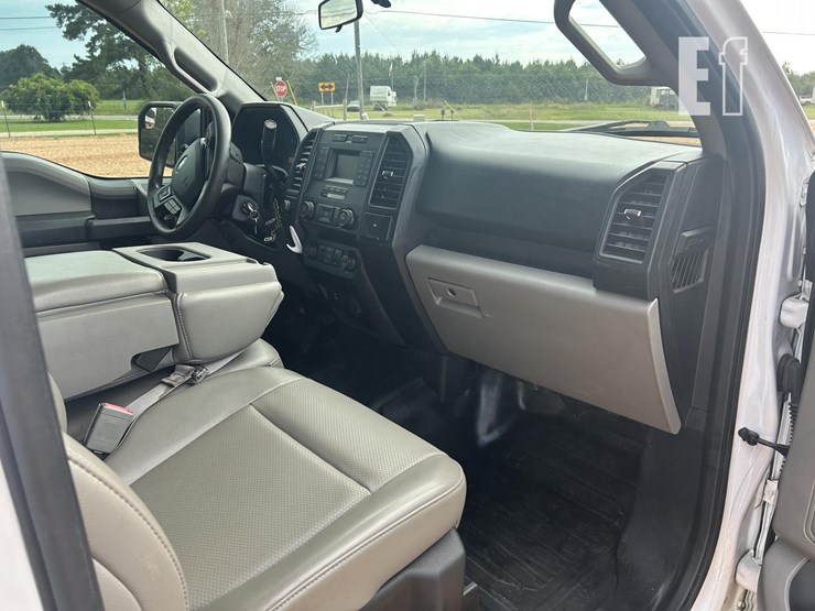 2020-ford-f150-image-39