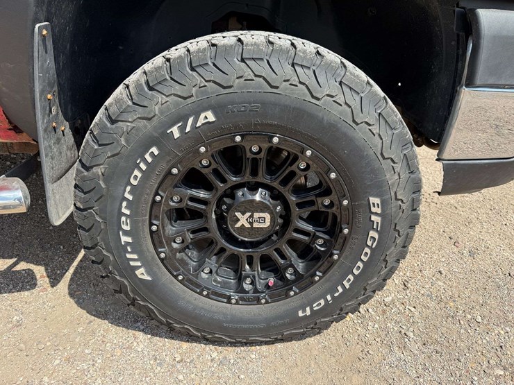 2004-chevrolet-2500hd-image-35