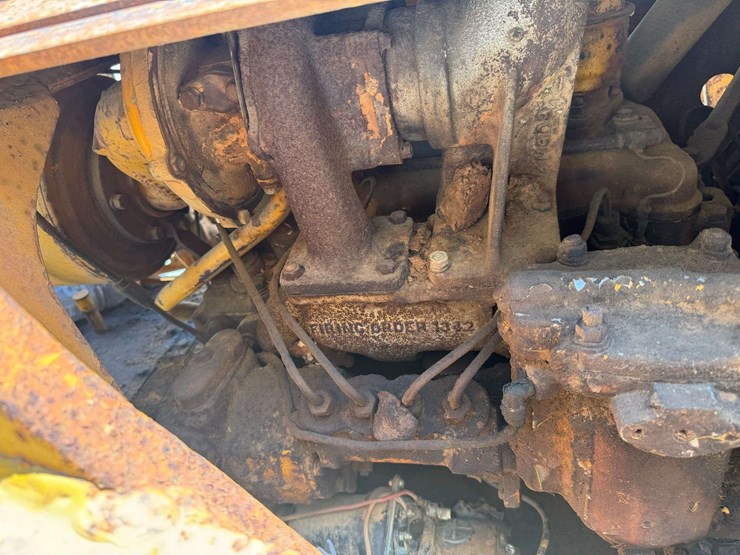 caterpillar-933-image-23