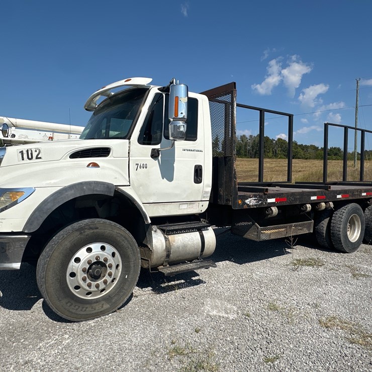 2006 INTERNATIONAL 7600