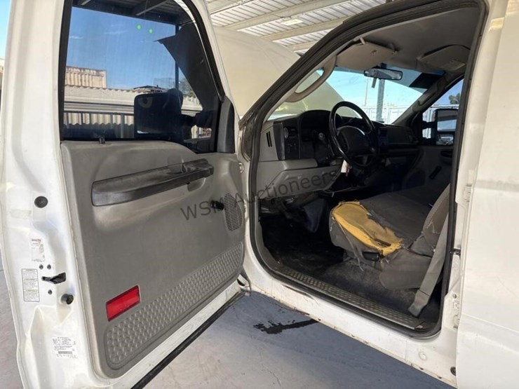 2005-ford-f250-image-22