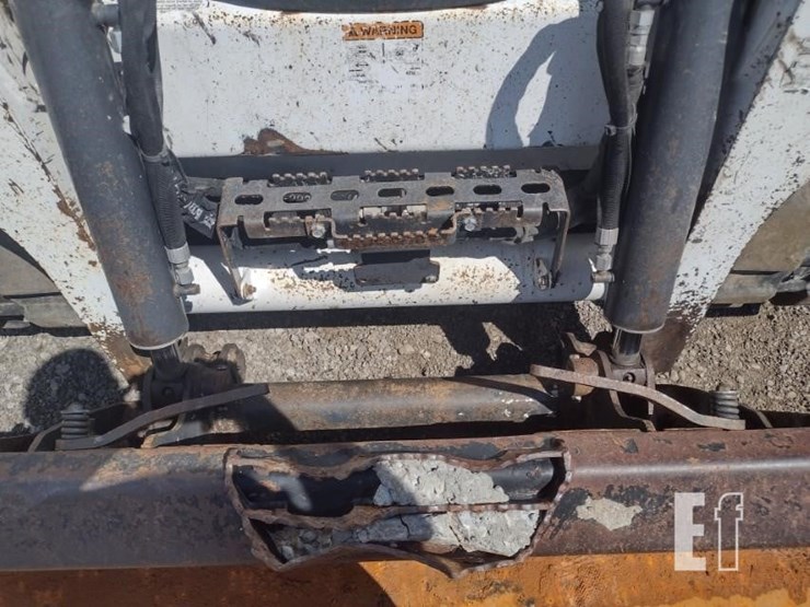 2020-bobcat-t590-image-15